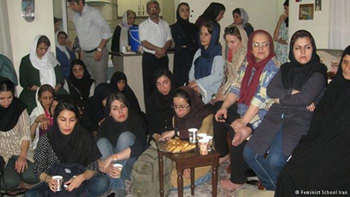گردهمايي گروهي از فعالان زن در خانه نرگس محمدي