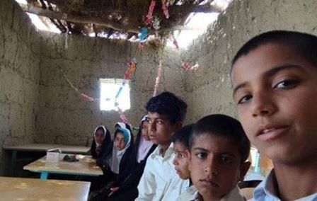 رنج دانش آموزان همت آباد زر آباد كنارك از نبود مدرسه