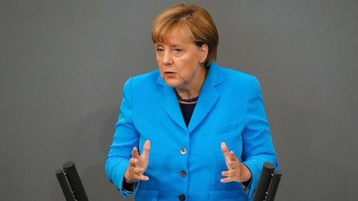 مرکل : در بحران پناهندگي بايد جلودار باشيم