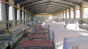 اقتصاد ايران از رکود خارج نشده  و بنگاه‌هاي توليدي تا خرخره بدهكارند