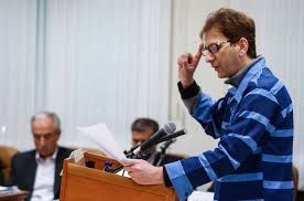 بابك زنجاني تنها يك ويترين است