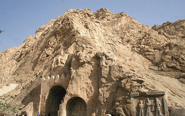 ایران - مفقود شدن ۴۸ هزار سند تاریخی