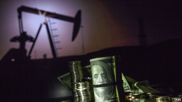 اقتصاد جهانی در سال ۲۰۱۵؛ نفت، دلار و قطار خسته رشد