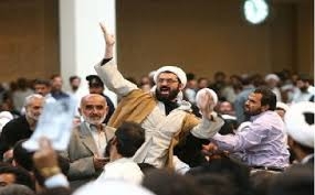 پرتاب‌ لنگه‌كفش تا ضرب‌وشتم و تهديد به‌قتل در مجلس ارتجاع